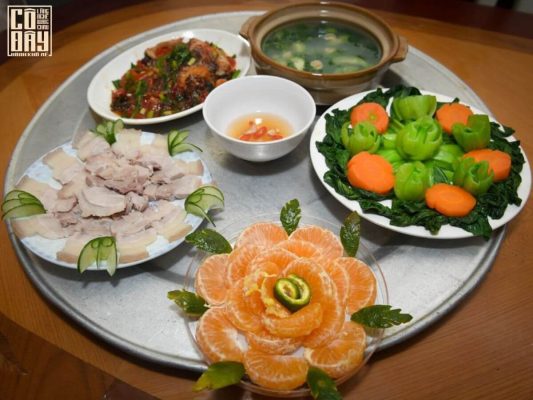 Một bữa ăn tự nấu sẽ là món quà vô cùng ý nghĩa, giúp bạn vun đắp thêm tình cảm vợ chồng.
